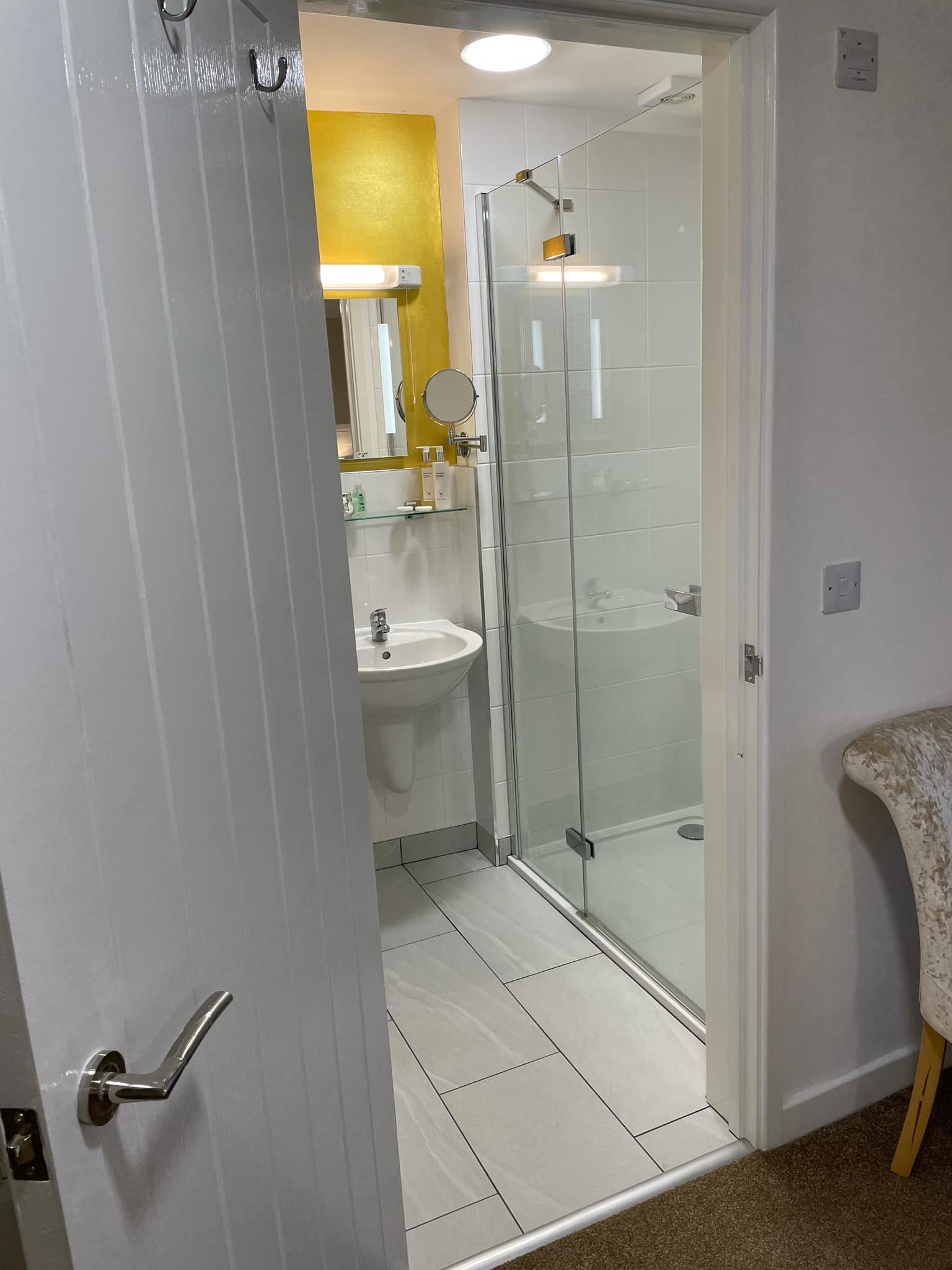 rooms available in hotels Pembrokeshire